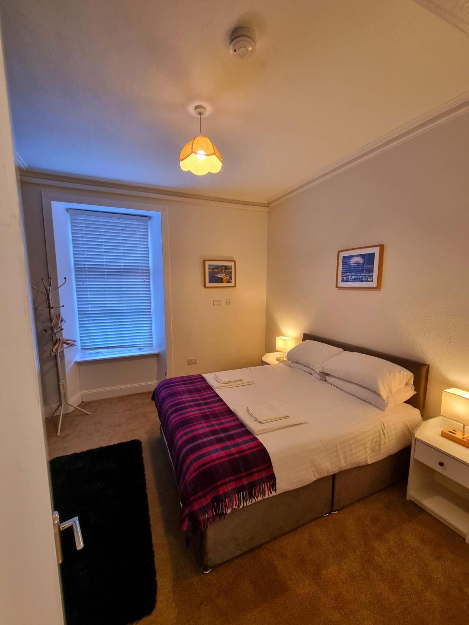 The Rail & Ferry Den Apartment Oban Exterior photo